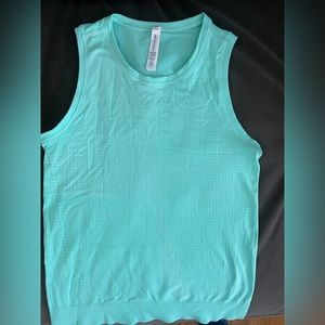 Women’s Athleta tank